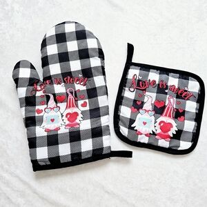 ❤️Black and White Checkered Oven Mitt and Pot Holder Set "Love Is Sweet"